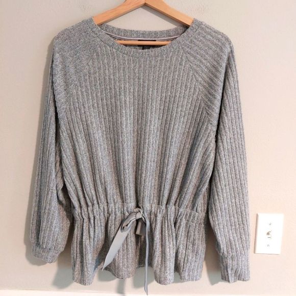 The Limited soft gray ribbed sweater - Picture 1 of 5